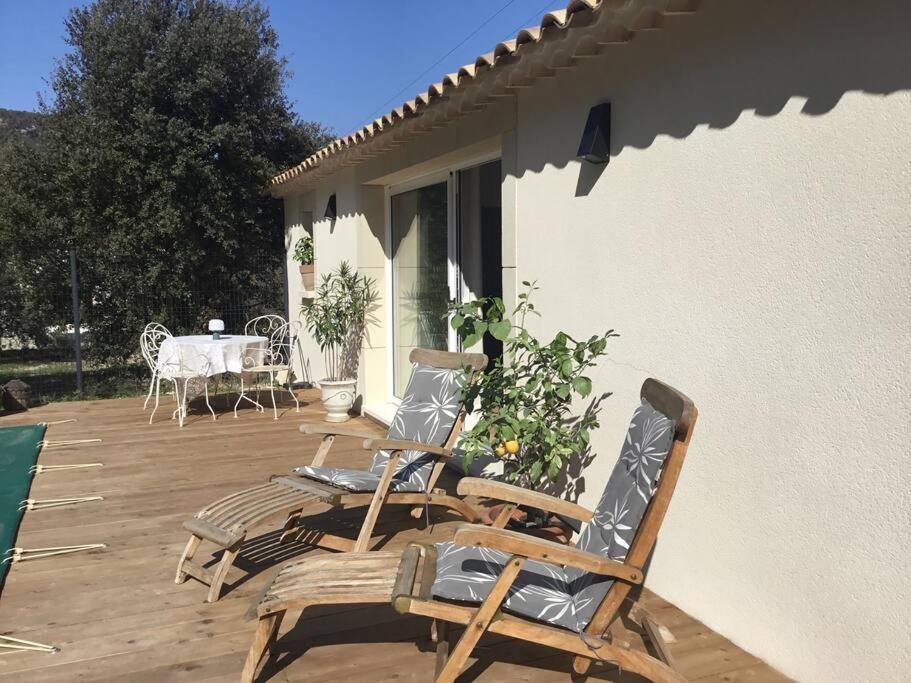 Studio De Charme Avec Piscine Fontaine-de-Vaucluse Exterior photo