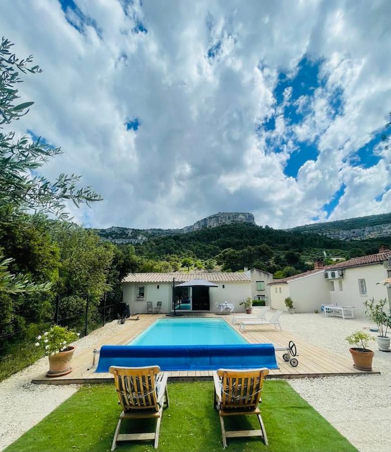 Studio De Charme Avec Piscine Fontaine-de-Vaucluse Exterior photo